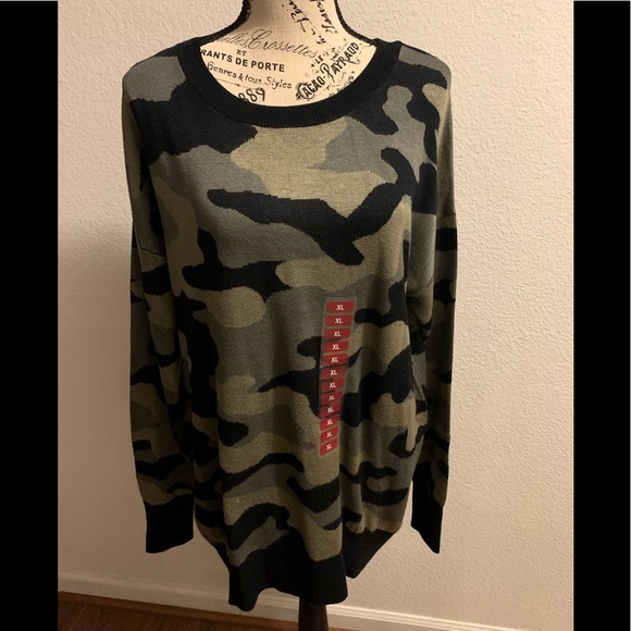 Isaac Mizrahi Camo Lounge Sweater Size 